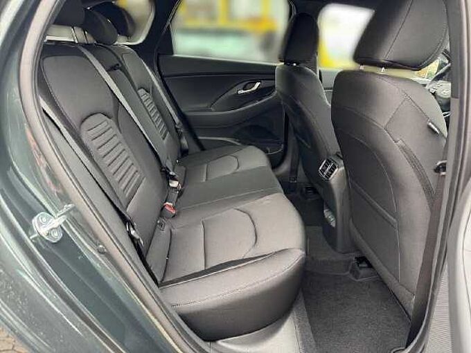 Hyundai i30 Kombi 1.0 T-GDI 100PS 7-DCT Advantage *SHZ*LHZ