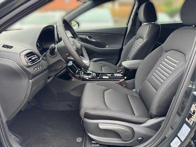 Hyundai i30 Kombi 1.0 T-GDI 100PS 7-DCT Advantage *SHZ*LHZ