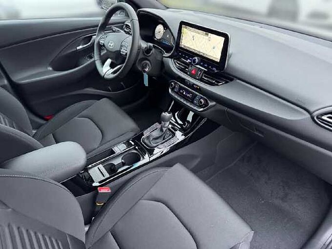 Hyundai i30 1.0 T-GDI 100PS 7-DCT Advantage *NAVI*SHZ*LHZ*