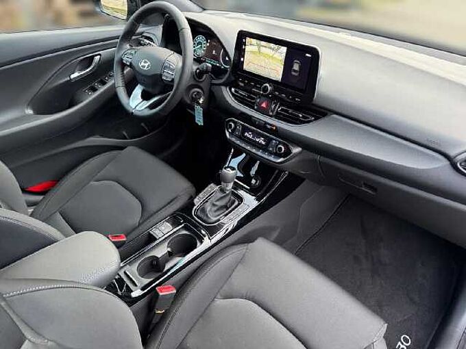 Hyundai i30 Kombi 1.5 T-GDI 140PS 7-DCT Advantage *SHZ*LHZ*