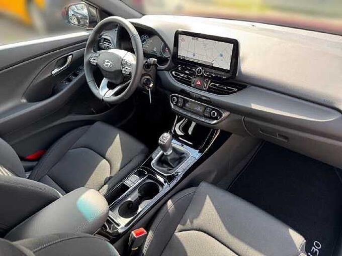 Hyundai i30 Kombi 1.5 T-GDI 140PS Mild-Hybrid Advantage