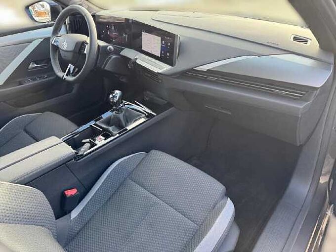 Opel Astra 1.2 Turbo 110PS Edition *NAVI*LED*AHK*