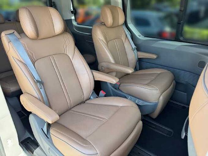 Hyundai Staria 2.2 CRDI 177PS 4WD SIGNATURE *AHK*