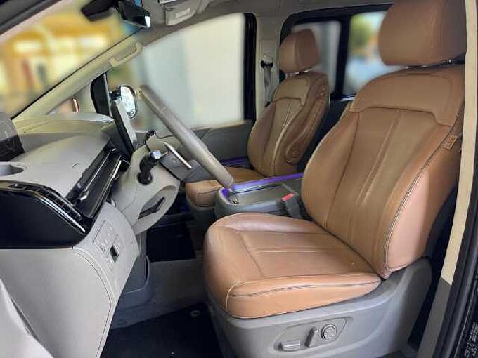 Hyundai Staria 2.2 CRDI 177PS 4WD SIGNATURE *AHK*