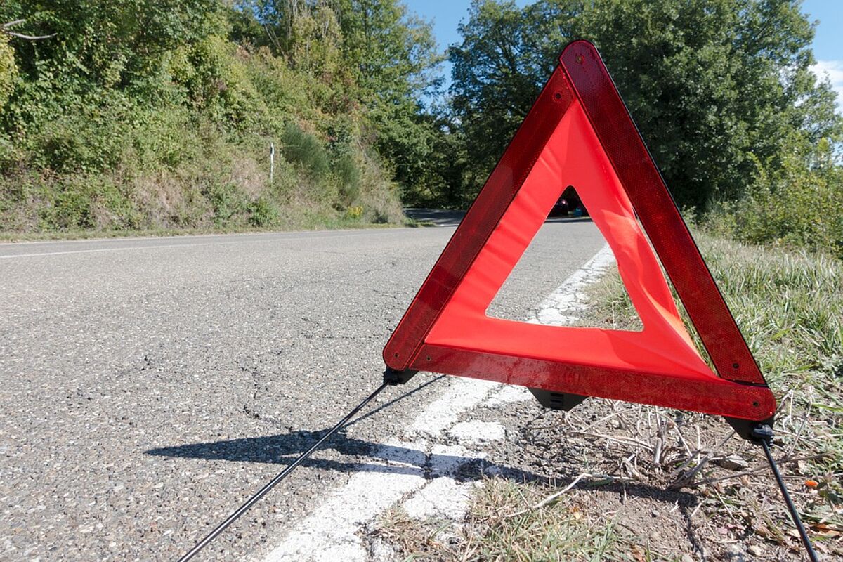 24 Stunden Pannen- und Unfallhilfe unter der 0172 / 6164562 error_file_does_not_exist